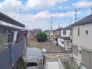 あたり一帯に住宅が広がる立地、住宅地ならではのロケーション。

