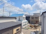 低層住居専用地域ならではのベランダの光景。辺りには高い建物がありません。
