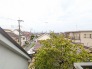 空の広がりと穏やかな街並みが一望できる、心地よい開放感に満ちた眺望です。
