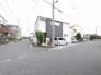 風通し・日当たりに優れる角地。開放感をお楽しみください。

