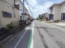 幅員こそやや狭くても、その分交通量が少なくて安心。
