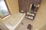 半身浴もゆっくり楽しめるベンチバス仕様。
