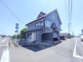 角地につき、開放感に恵まれる住居がここに。
