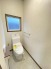 新しくお住まいになる方のことを考えて、トイレも新品に交換しました。
