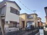 車通りの少ない閑静な住宅地、のびのびした子育てに適します。
