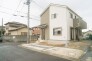 角地につき、開放感に恵まれる住居がここに。
