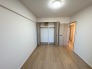 今からここを誰のお部屋にしようか、そんな洋室。
