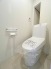 新しくお住まいになる方のことを考えて、トイレも新品に交換しました。
