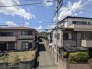 あたり一帯に住宅が広がる立地、住宅地ならではのロケーション。
