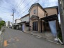 車通りの少ない閑静な住宅地、のびのびした子育てに適します。
