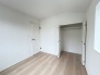 新築の木の匂いのする室内。写真では伝わらないので、ぜひ現地でお確かめください。
