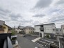 車通りの少ない閑静な住宅地、のびのびした子育てに適します。
