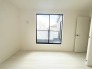 たっぷりの陽光と、心地よい風が舞い込みます。
