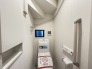 2号棟 ウォシュレット機能付き。憩いの場としてひそかに注目度の高いお手洗いにもご注目ください。
