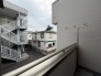 車通りの少ない閑静な住宅地、のびのびした子育てに適します。
