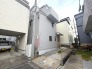 閑静な住宅地で、小さなお子様がいるご家族にも安心。
