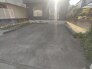 並列2台駐車可能な、ゆとりのカースペースがここに。
