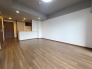 木の温もりを感じる、広々とした空間が広がります。