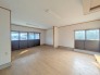 附属建物の１階部分。事務所兼物置。