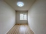子供部屋には丁度良い洋室。サイズは５帖。
