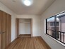 今からここを誰のお部屋にしようか、そんな洋室。
