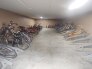 雨風をしのげる屋根付きの駐輪場は、大切な移動手段を丁寧に守り続けます。
