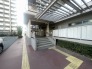 最寄り駅まで徒歩3分の近さ。 忙しい朝が助かる立地、 暮らしにゆとりが生まれます。

