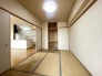 リビングと一体のように使える和室。キッチンからもよく見えます。
