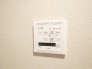空気もこもらず、いつもクリーンな浴室乾燥機付。
