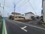 穏やかな空の下、静かな住環境が広がっています