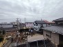 あたりには住宅を中心とした建物が広がります。
