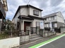 駐車が苦手な方にも嬉しい、前面６ｍ道路に面した住まい。
