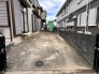 駐車場は２台まで駐車可能。マイカーの車幅もお確かめください。
