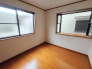 今からここを誰のお部屋にしようか、そんな洋室。大きさは６帖です。
