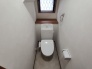 新しくお住まいになる方のことを考えて、トイレも新品に交換しました。
