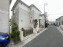 幹線道路から１本入った現地は、想像以上に静かに感じられます。
