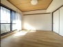 たっぷりの陽光と、心地よい風が舞い込みます。
