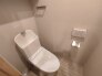 新しくお住まいになる方のことを考えて、トイレも新品に交換しました。
