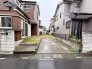 駐車場は２台まで駐車可能。マイカーの車幅もお確かめください。
