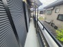 日々の暮らしに程よい開放感をもたらす、落ち着いた佇まいの屋外スペースです。