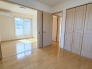 たっぷりの陽光に包まれる明るい住まいが、ここにあります。
