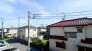 あたり一帯に住宅が広がる立地、住宅地ならではのロケーション。
