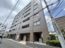 最寄り駅まで徒歩４分の近さ。 忙しい朝が助かる立地、 暮らしにゆとりが生まれます。
