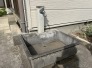 お庭の手入れやお車の洗車で役に立つ、水栓が完備されてます。