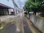 静かな街並みに溶け込む、落ち着いた時間が流れる住環境へのアプローチです。