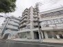 最寄り駅まで徒歩5分の近さ。 忙しい朝が助かる立地、 暮らしにゆとりが生まれます。
