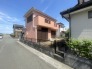車通りの少ない閑静な住宅地、のびのびした子育てに適します。
