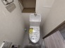 気持ちいいウォシュレット機能。お掃除らくらく。便座脇の操作盤をなくした、リモコンタイプのお手洗い。

