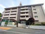 最寄り駅まで徒歩12分。この距離だと、運動不足も少し解消されるかも。
