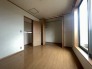 今からここを誰のお部屋にしようか、そんな洋室。
6月下旬フルリフォーム完成予定。
